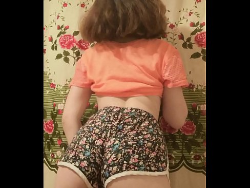 ❤️ Sexy junges Babe zieht ihre Shorts vor der Kamera aus ❤ Hard porn bei de.trysex.ru ️❤