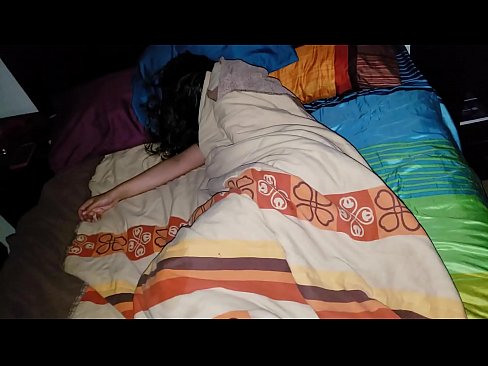 ❤️ Stiefsohn beschimpft seine junge Stiefmutter, während sie schläft. ❤ Hard porn bei de.trysex.ru ️❤