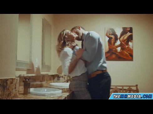 ❤️ Wenn eine vollbusige Blondine dich in einer öffentlichen Toilette verführt ❤ Hard porn bei de.trysex.ru ️❤